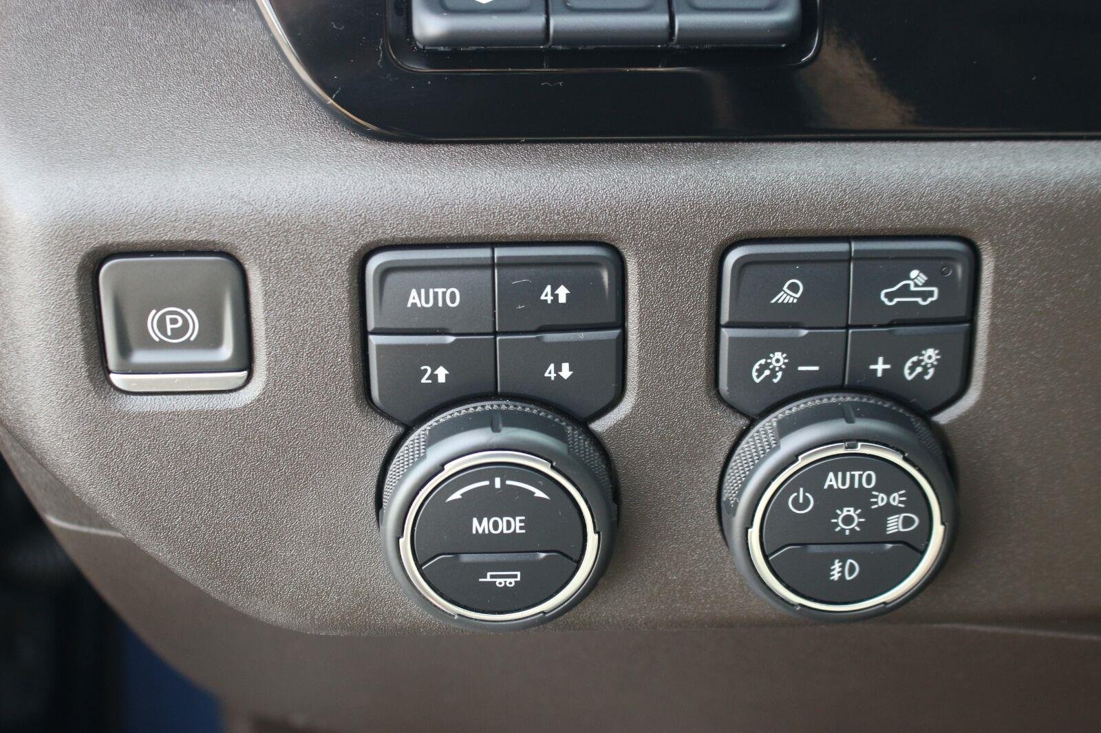 Used 2022 Northsky Blue Metallic Chevrolet LTZ image 33