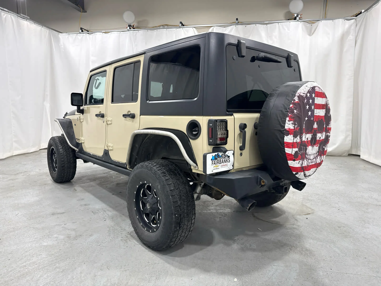 Used 2012 Tan Jeep Rubicon image 3