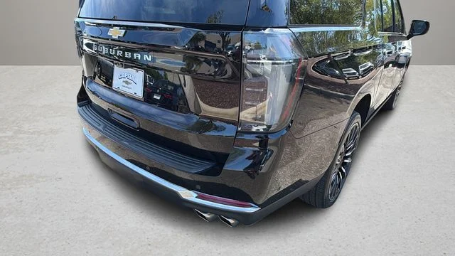 Used 2025 Black Chevrolet High Country image 52