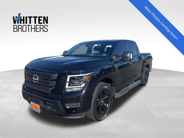 2023 Nissan Titan SV 4X4 Crew Cab's photo