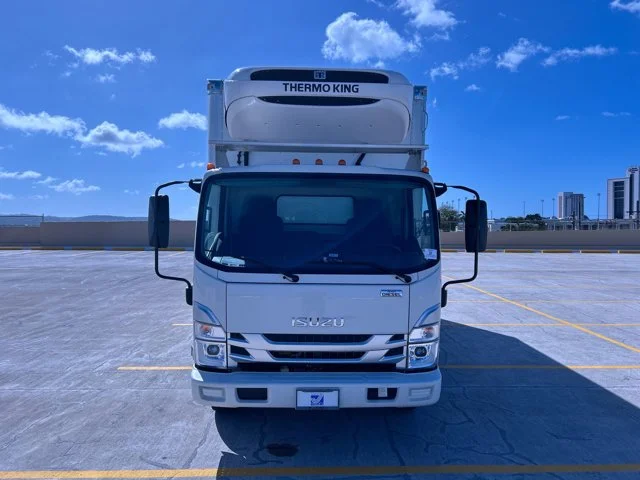 New 2024 White ISUZU 18ft Thermo King w/2500lb Lift, 19,500lb GVWR image 3