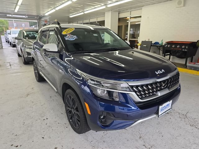 Used 2022  Kia Nightfall image 7