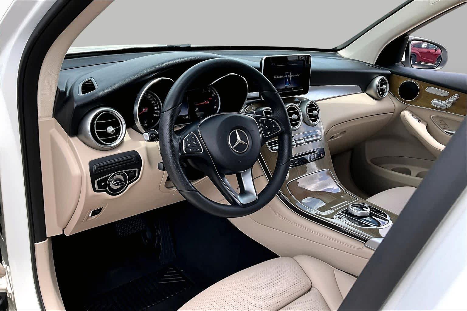 Used 2018 Polar White Mercedes-Benz GLC 300 image 17