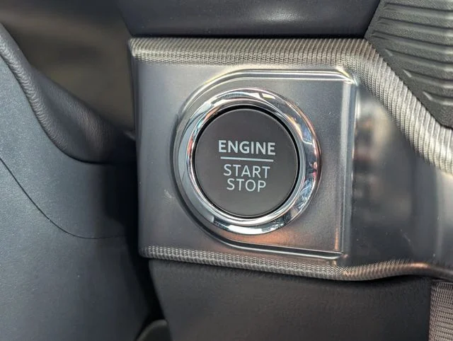 Used 2025 Gray Metallic Ford Platinum image 21