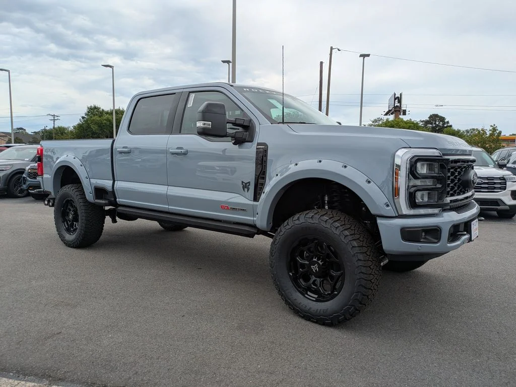 New 2026 Glacier Gray Metallic Tri-Coat Ford Lariat image 2