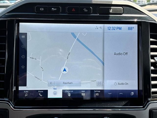 Used 2022 White Ford Lariat image 28
