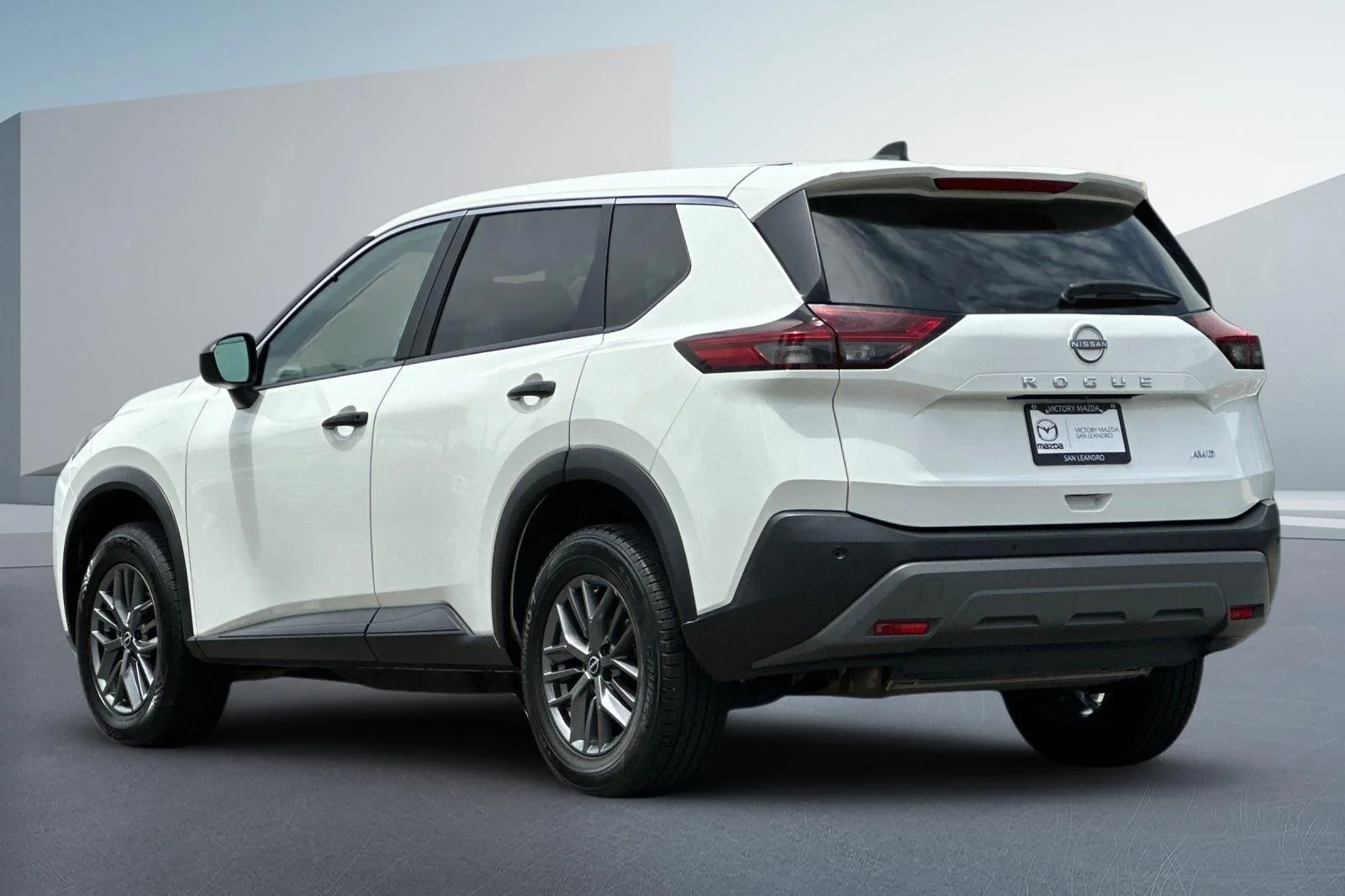Used 2023 White Nissan S image 6