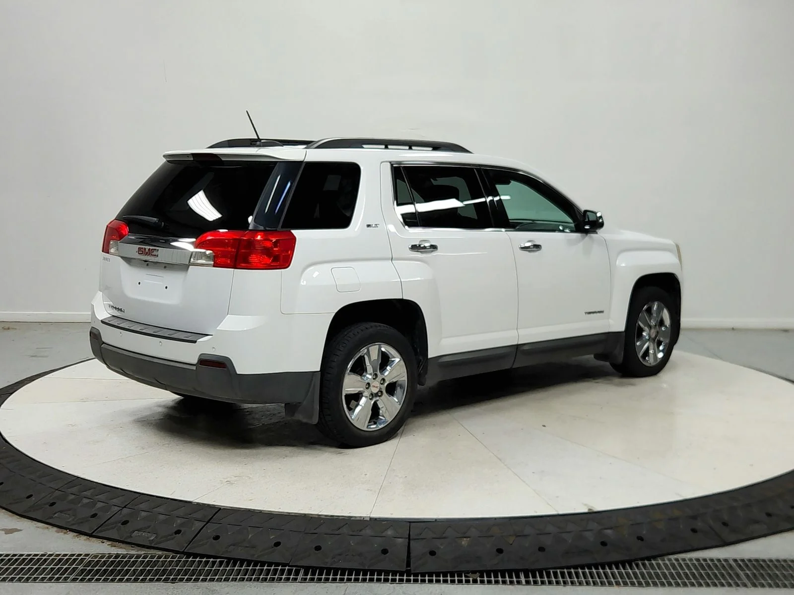 Used 2015 White GMC SLT-1 image 8