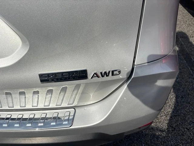 Used 2020 Silver Nissan S image 8