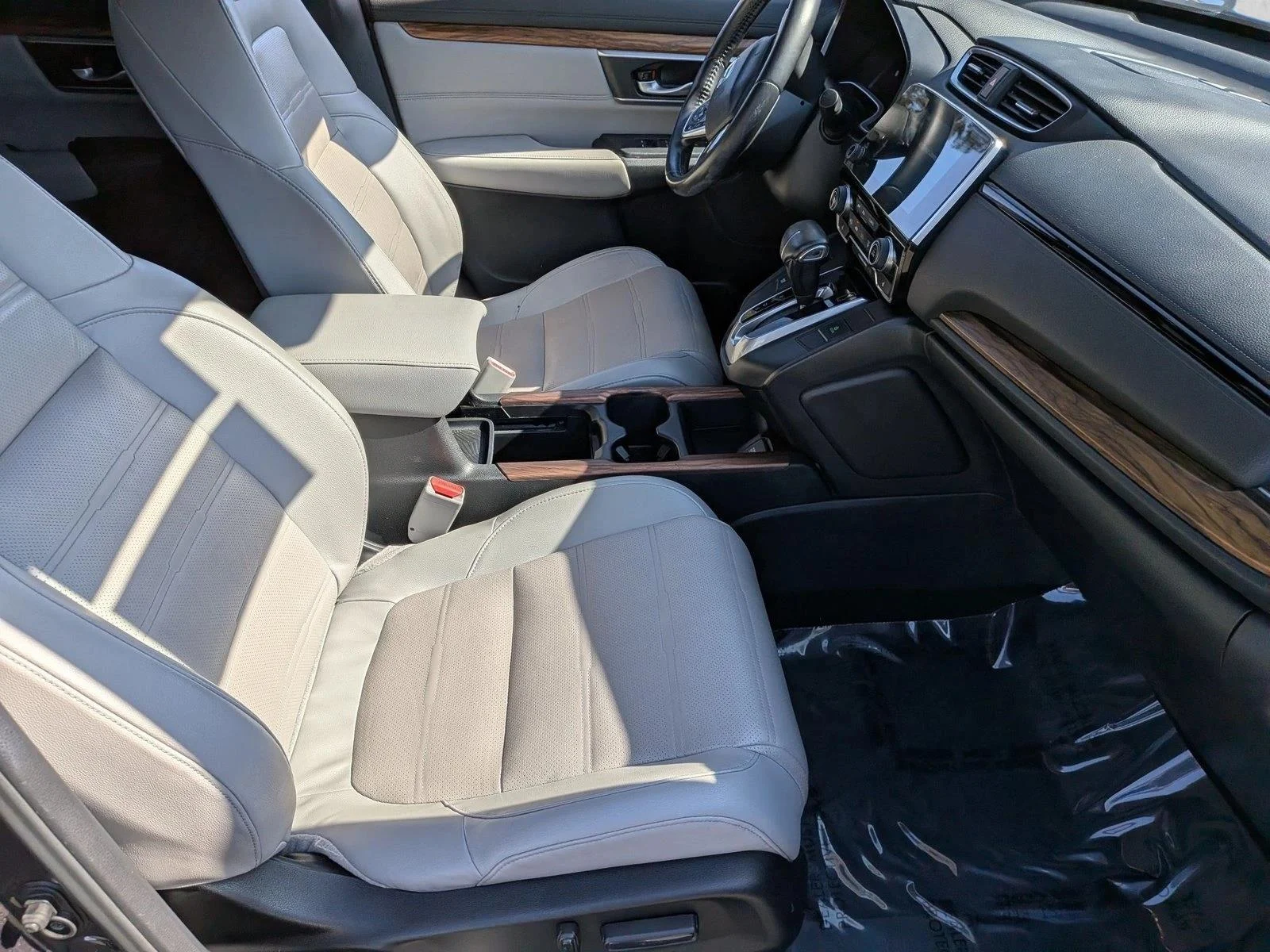 Used 2018 Silver/Gray Honda Touring image 19