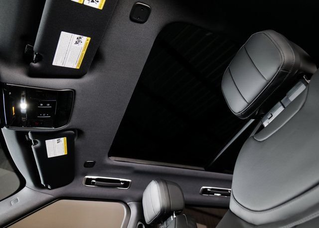 New 2026 Carpathian Grey Land Rover SE image 21