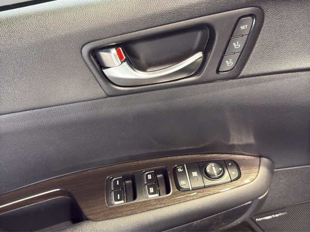 Used 2019 Ebony Black Kia EX image 13