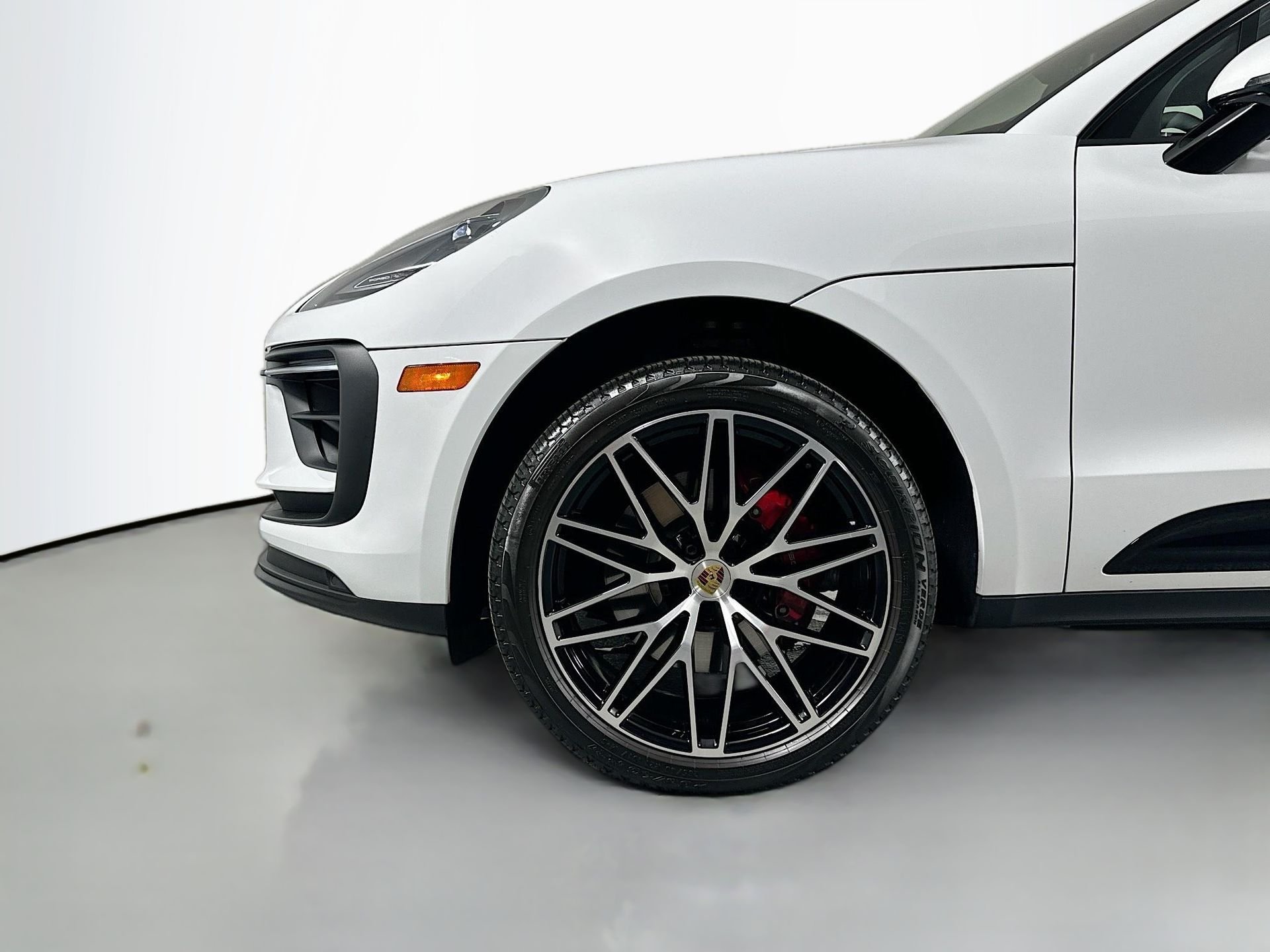 2024 Porsche Macan S - Photo 11