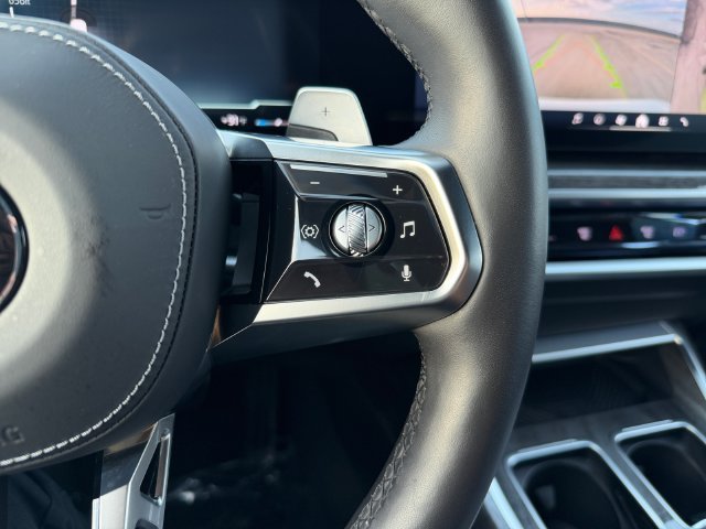 Used 2025 White BMW 740i image 23