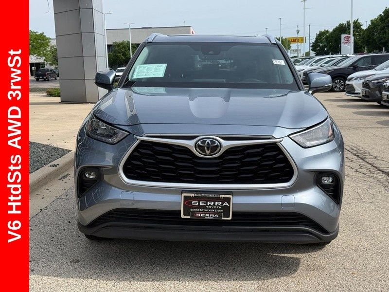 Used 2020 Moon Dust Toyota XLE image 8