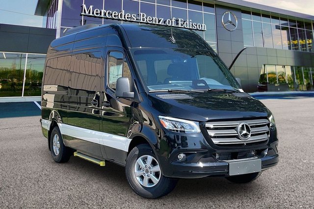 2026 Mercedes-Benz Sprinter 2500 Passenger 144 WB