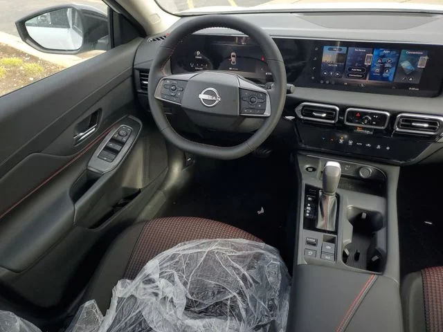 New 2026 Aspen White TriCoat / Super Black Two-tone Nissan SR image 8