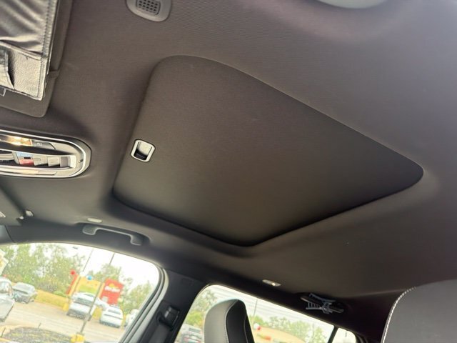 Used 2024 Gray Jeep Laredo image 10