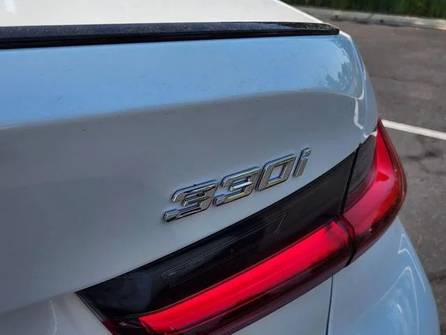 New 2026 Mineral White Metallic BMW 330i xDrive image 19