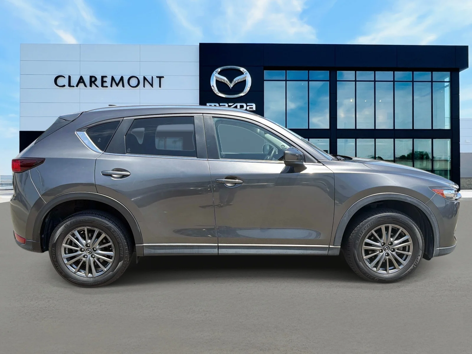 Used 2017 MACHINE GRAY ME Mazda TOURING FWD image 4