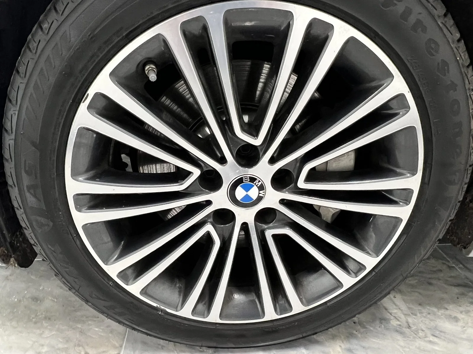Used 2019 Glacier Silver Metallic BMW 530i xDrive image 11