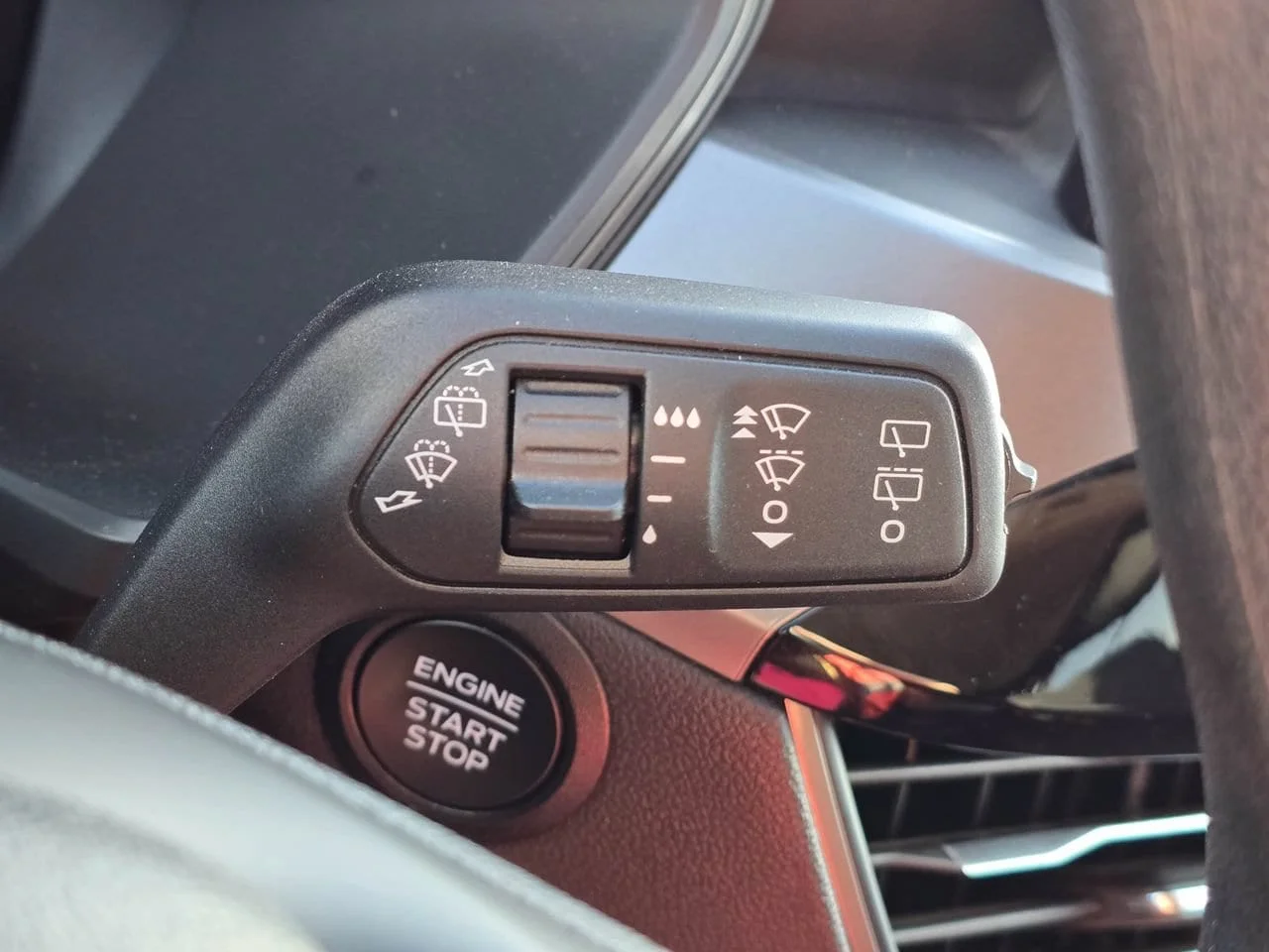 Used 2025  Ford Active image 21