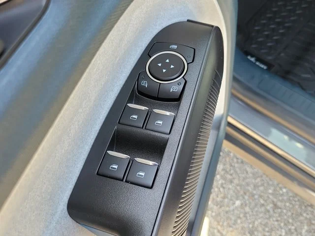 Used 2025 Gray Ford XLT image 18