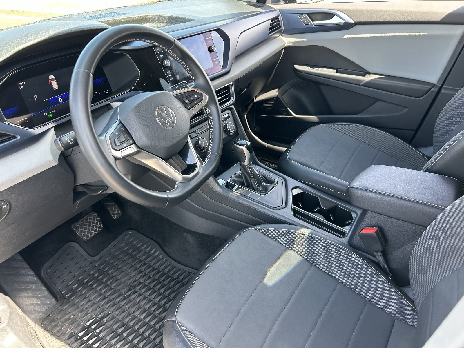 Used 2022 Gray Volkswagen 1.5T SE image 17