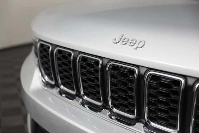 Used 2025 Silver Jeep Laredo X image 26