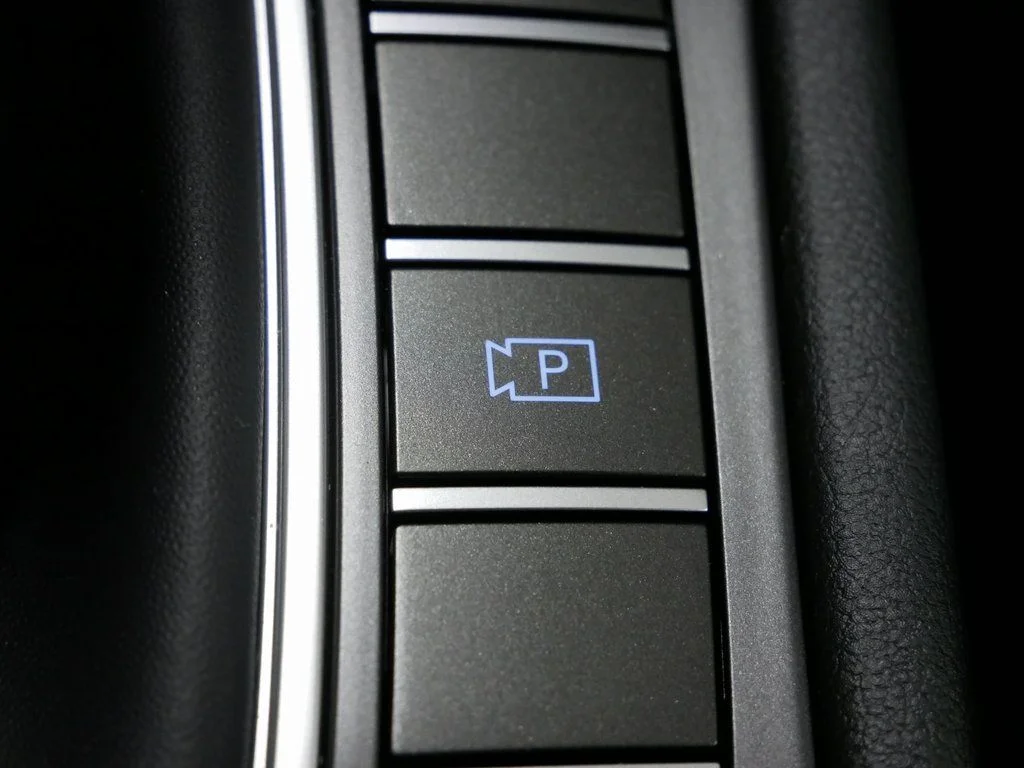 Used 2025 Black Hyundai SEL image 19