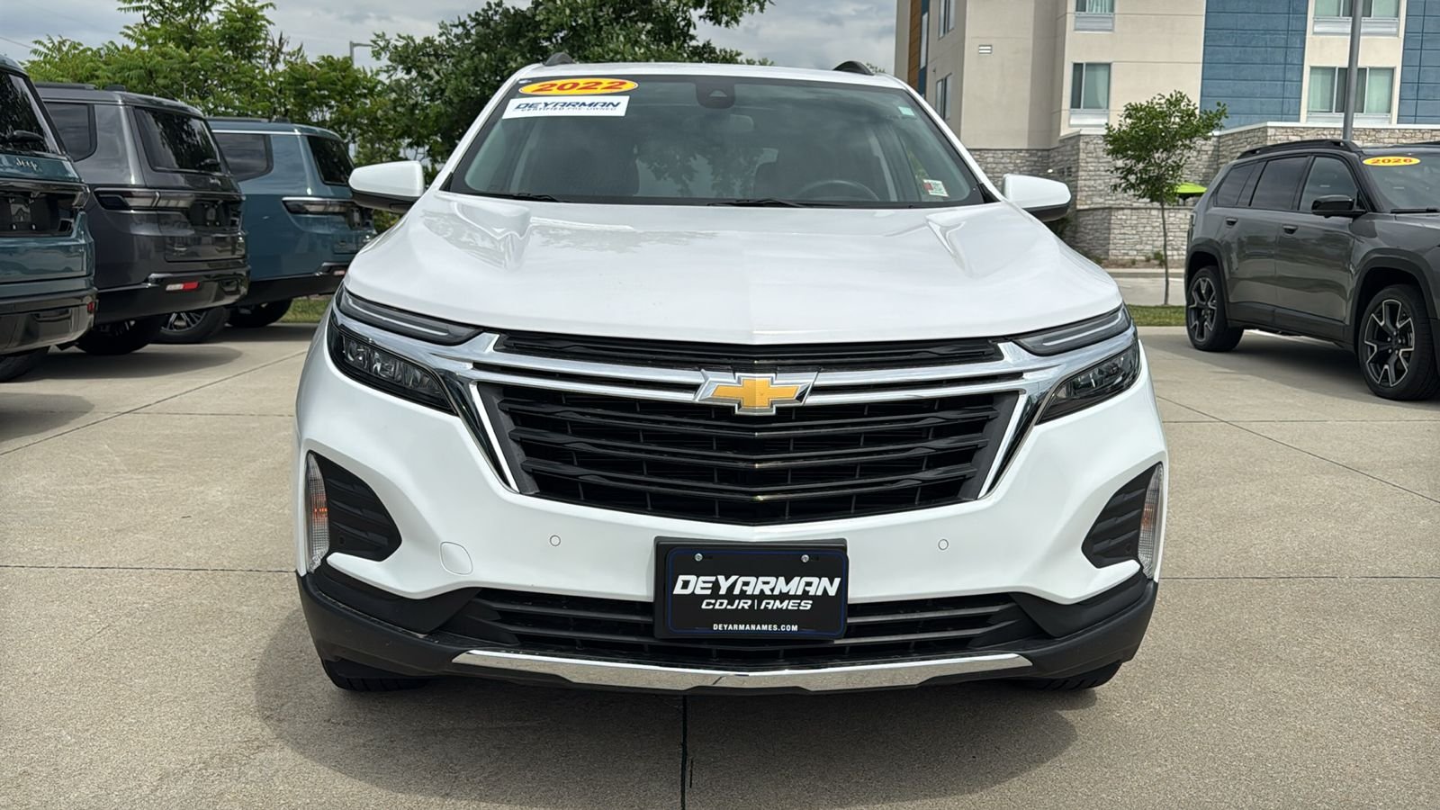 Used 2022 White Chevrolet LT image 4