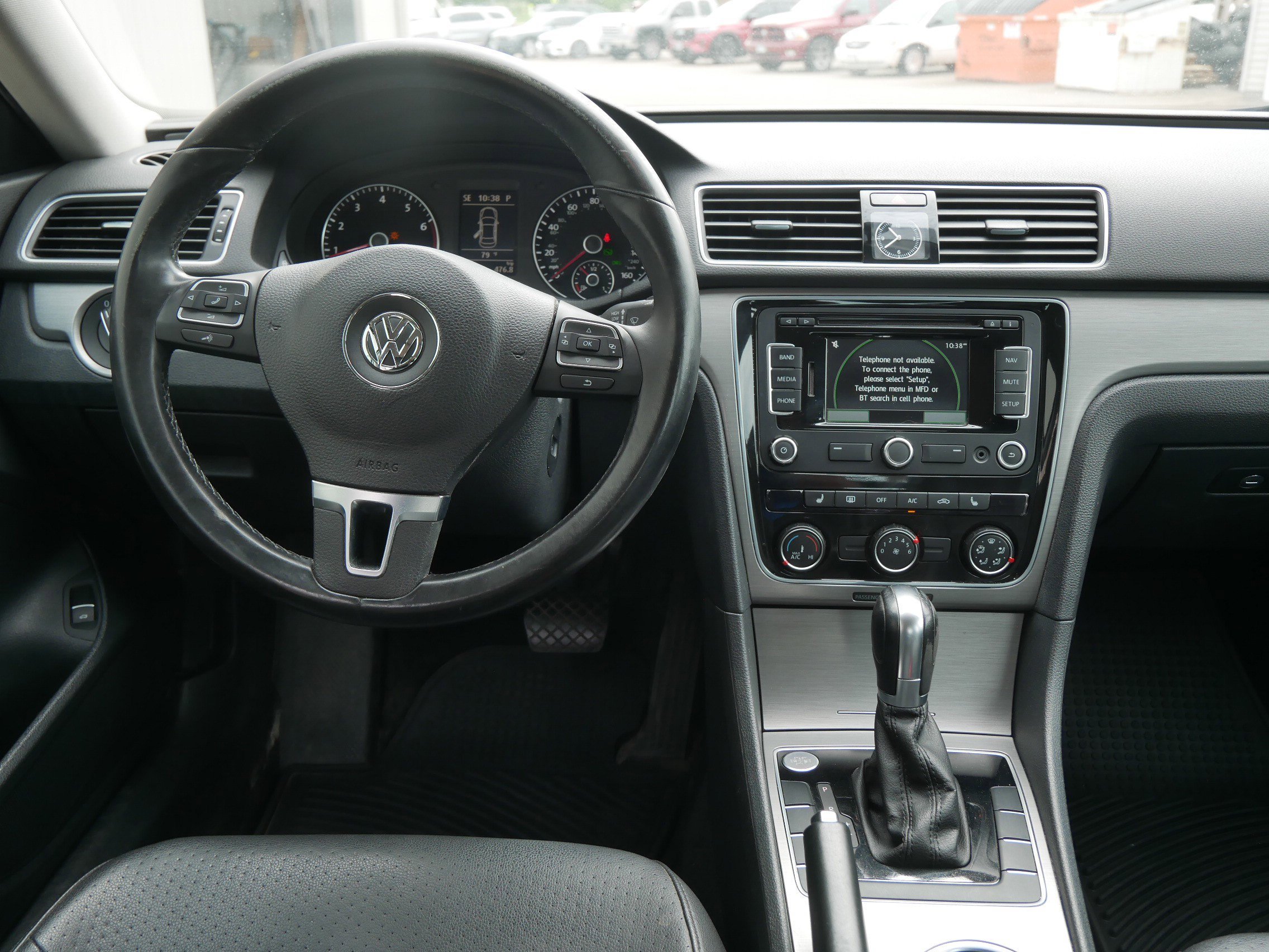 Used 2014 Black Volkswagen SE w/Snrf/Nav image 16