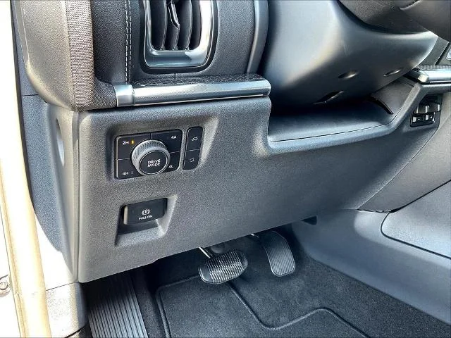 New 2027 Glacier Gray Metallic Tri-Coat Ford MAX Platinum image 76