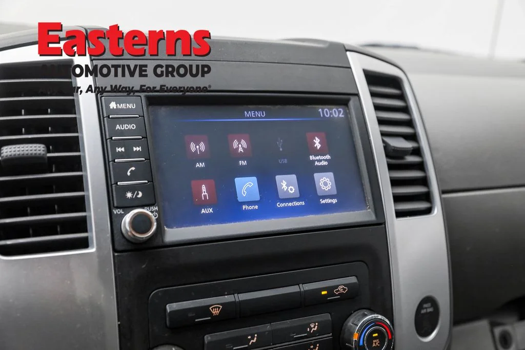 Used 2019 Silver Nissan S image 19