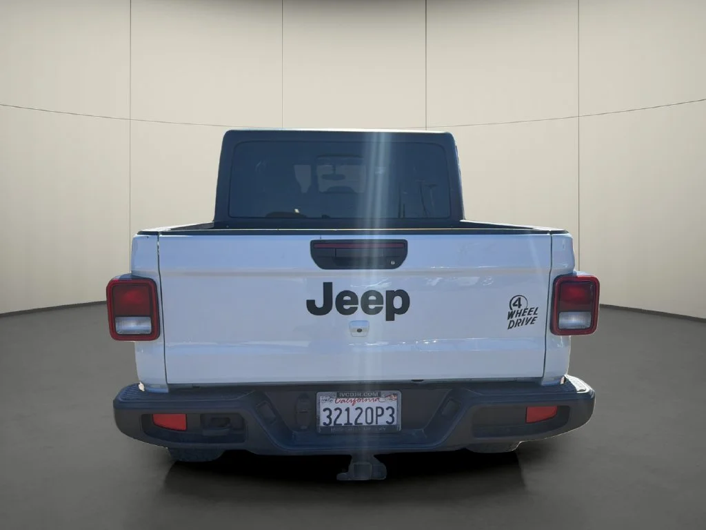 Used 2022 White Jeep Willys image 6
