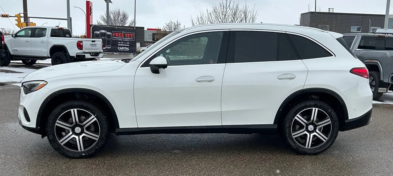 Used 2023 White Mercedes-Benz GLC 300 image 2