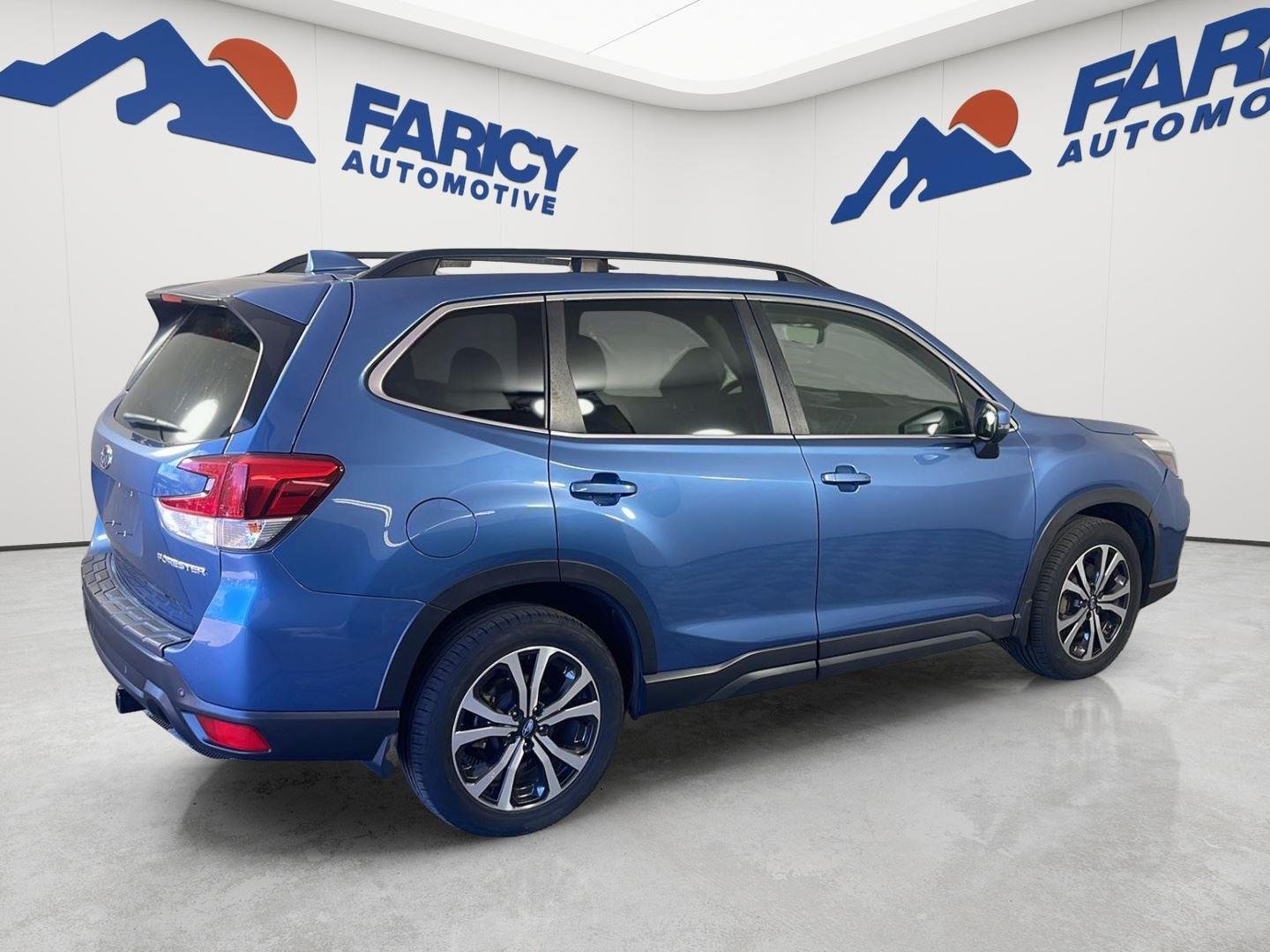 Used 2019 Horizon Blue Pearl Subaru Limited image 5