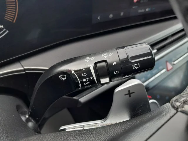 Used 2024 Green Hyundai SEL image 17