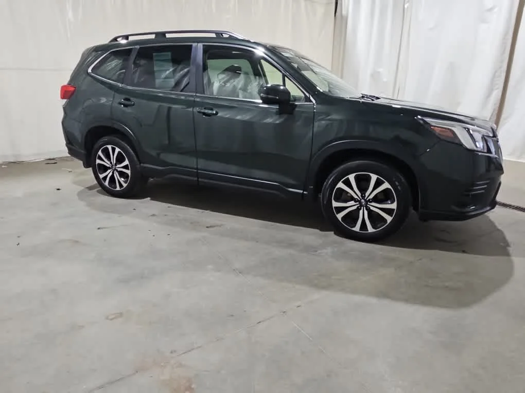 Used 2023 Cascade Green Silica Subaru Limited image 11