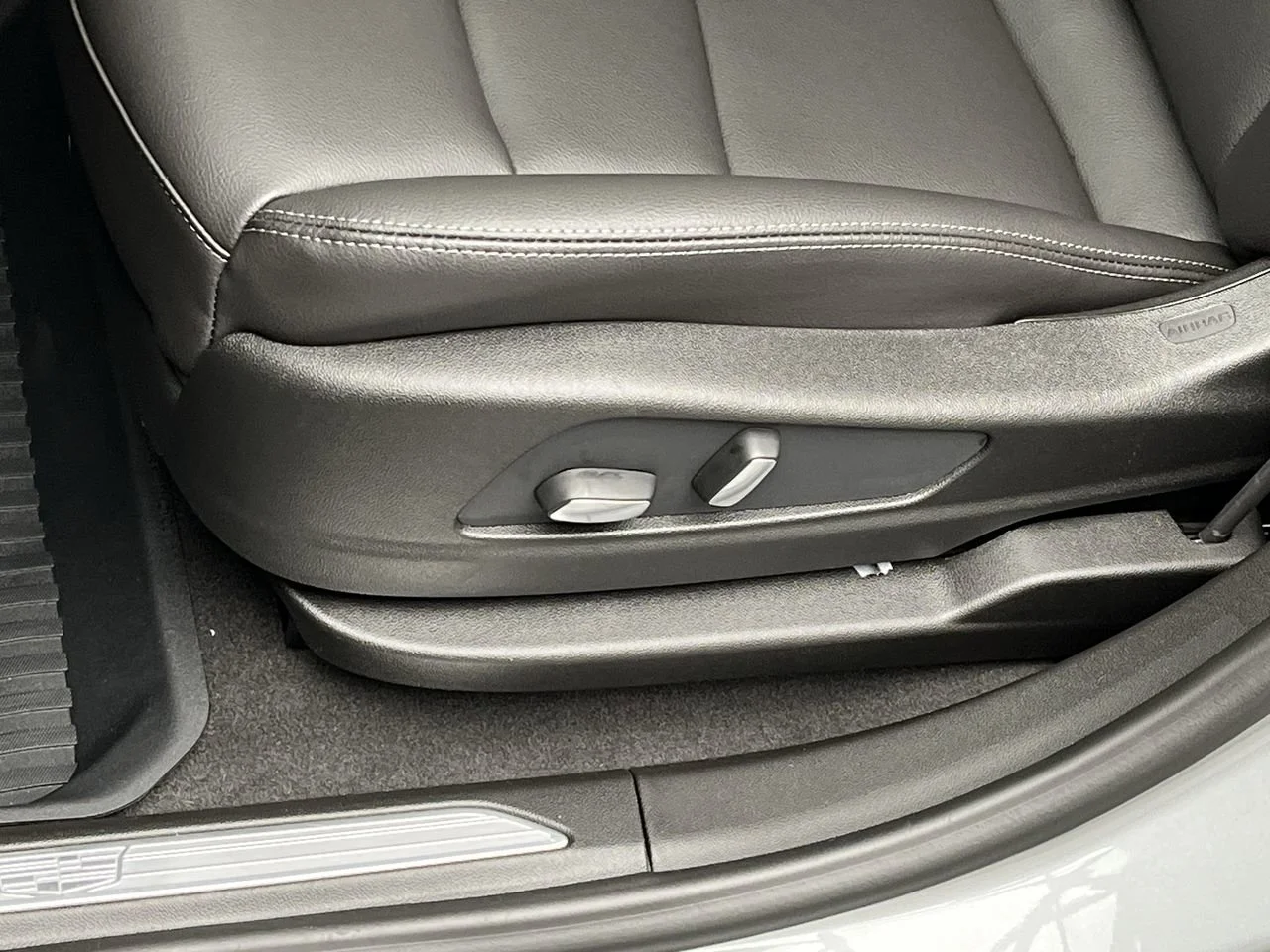 2026 Cadillac XT5 Luxury - Photo 9