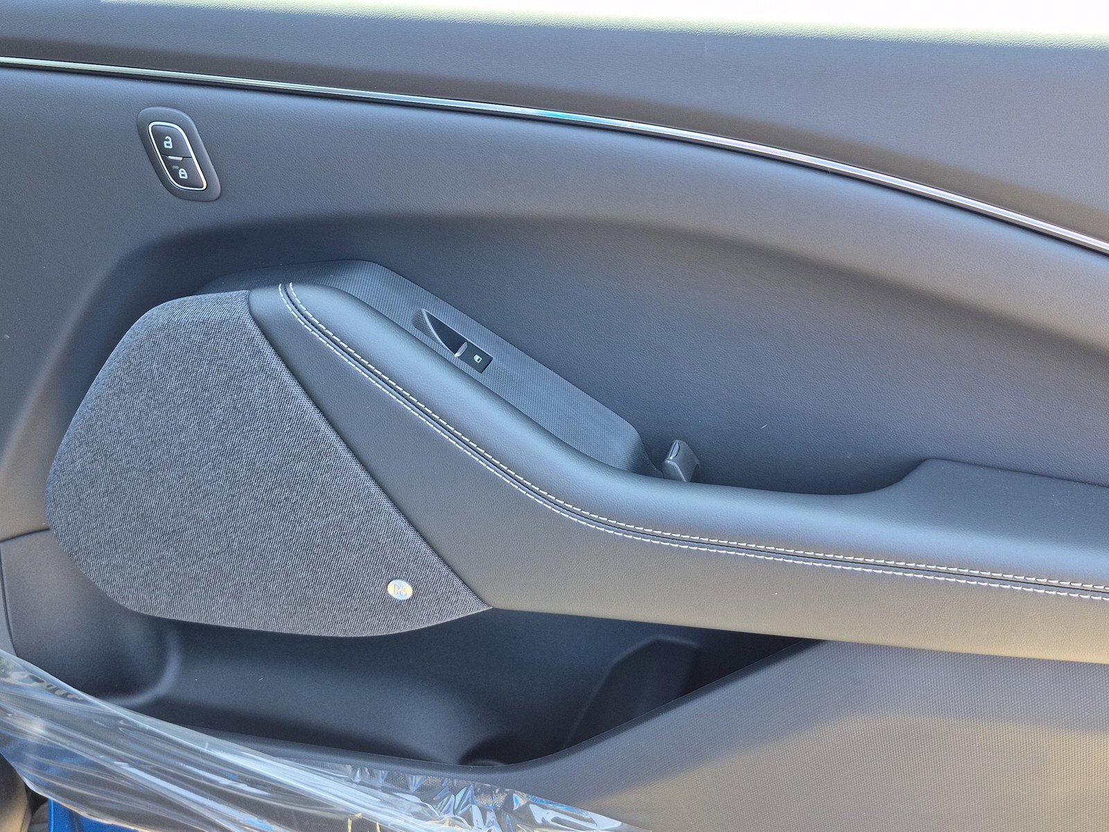 New 2026 Velocity Blue Metallic Ford Premium image 14