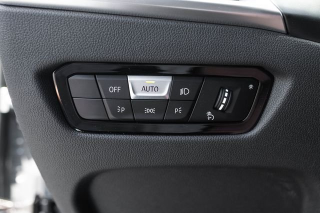 New 2026 Skyscraper Grey Metallic BMW xDrive40 image 25