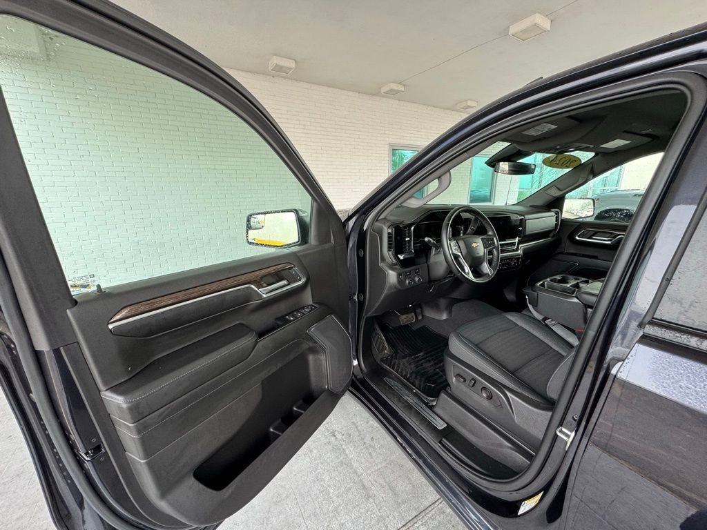 Used 2024 Gray Chevrolet LT image 11