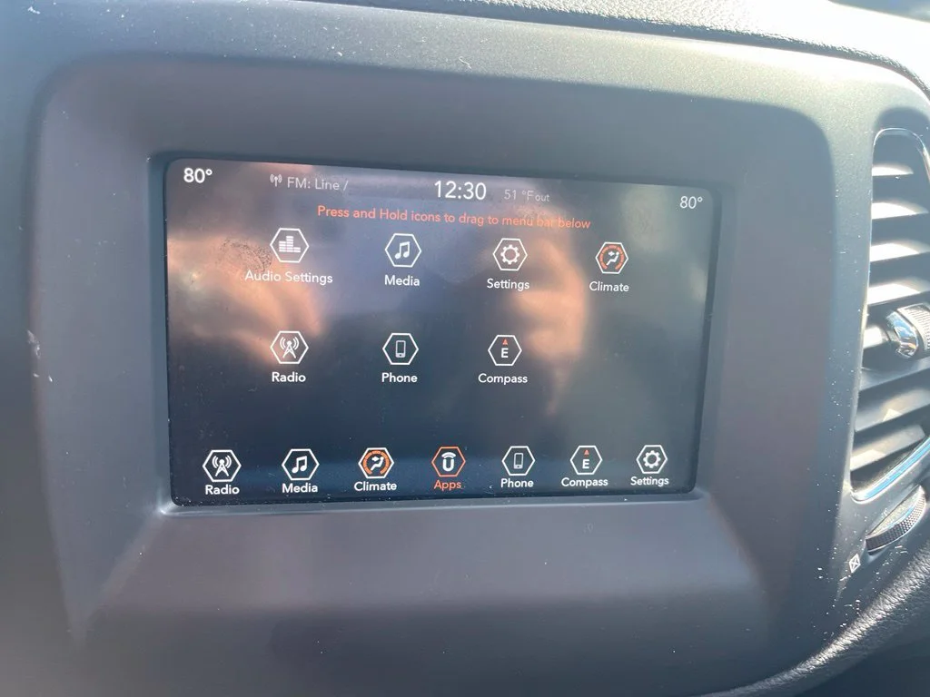 Used 2019 White Jeep Sport image 16