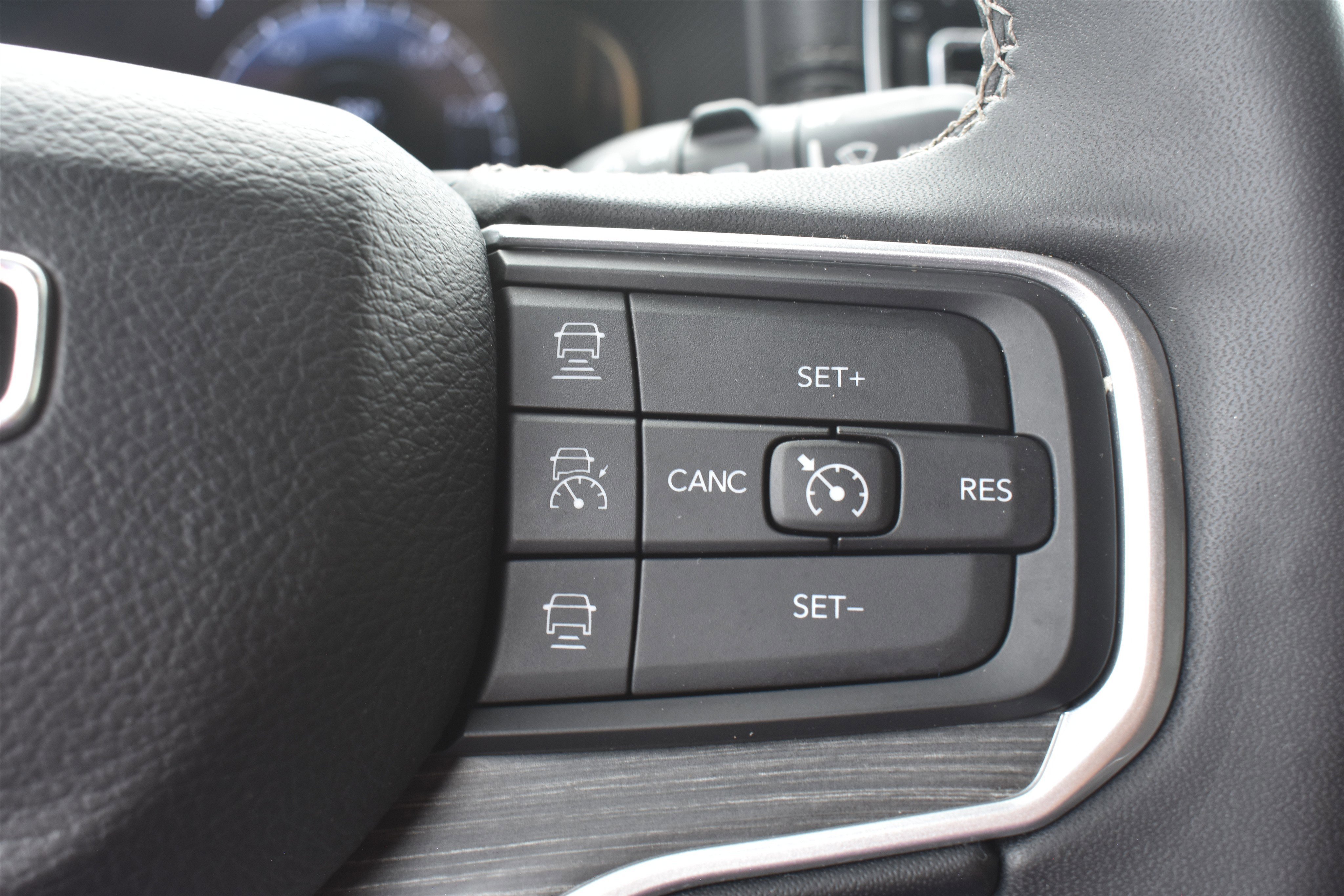 Used 2023 Diamond Black Crystal Pearlcoat Jeep Series II image 22