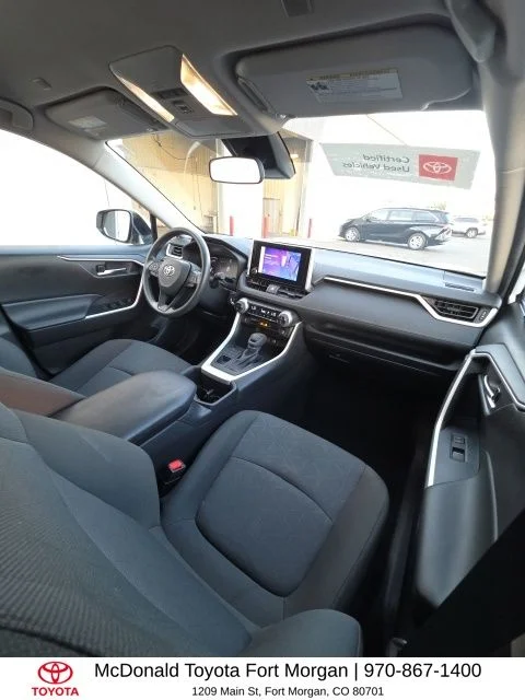 Used 2025 White Toyota XLE image 19