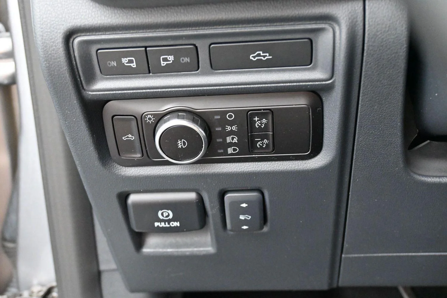 Used 2023 Iconic Silver Ford Tremor image 19