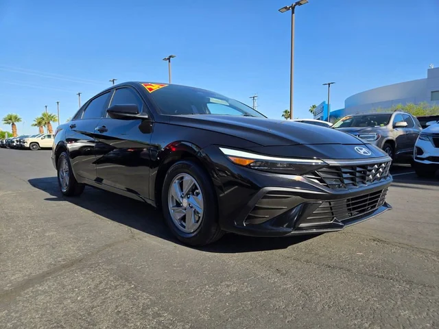 2024 Hyundai Elantra SE