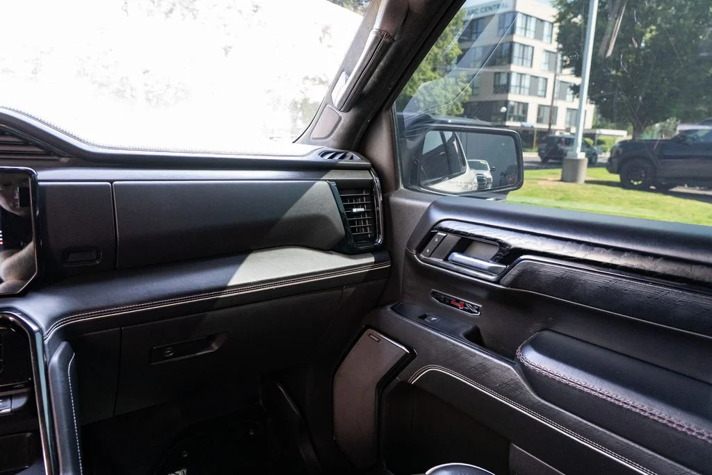 Used 2022 White GMC AT4X image 11