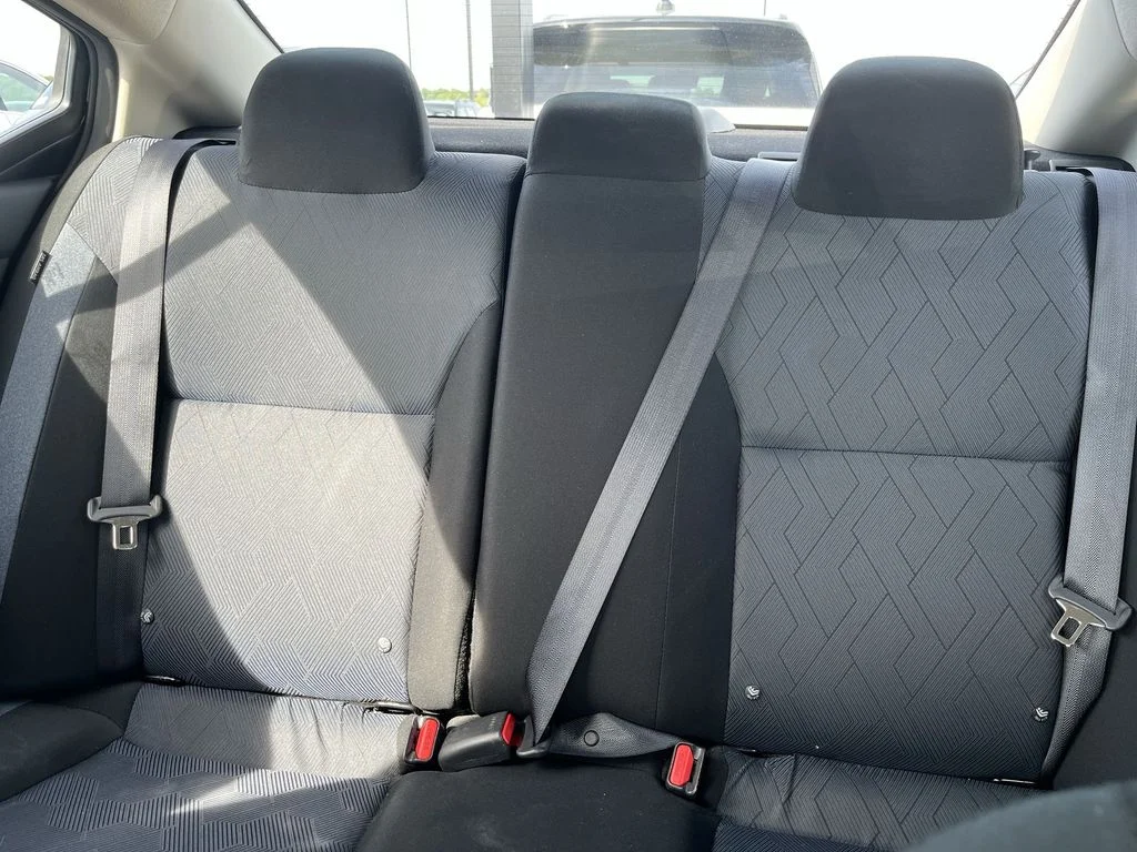 Used 2025 Silver Nissan 1.6 SV image 19